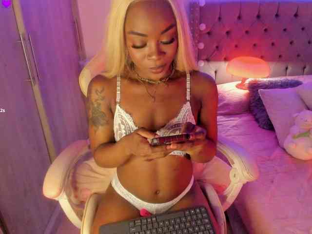 Miss-west webcam