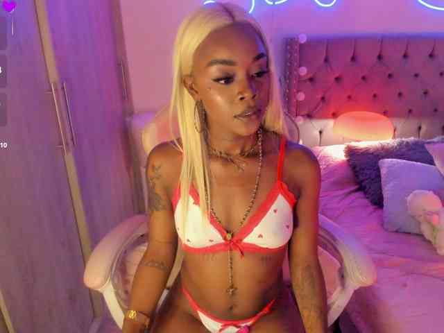 Miss-west webcam
