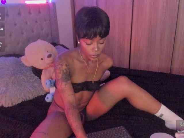 Miss-west webcam