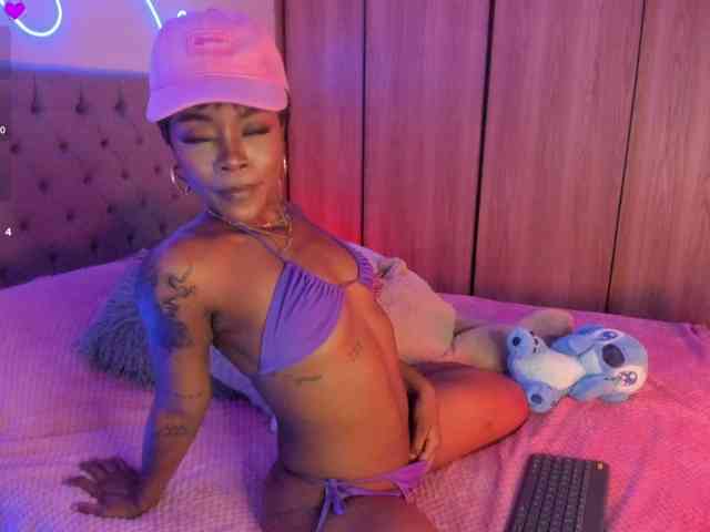Miss-west webcam