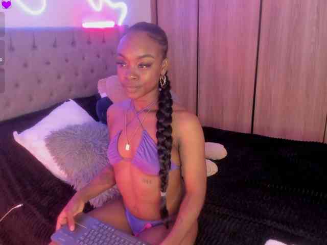 Miss-west webcam