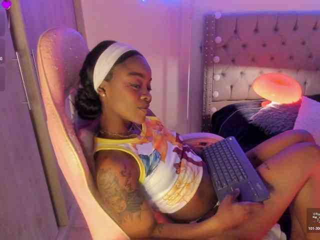 Miss-west Live Webcam on BongaCams