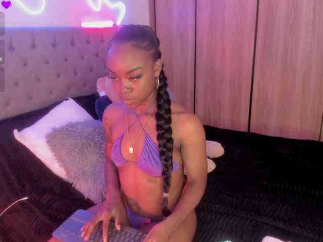 Miss-west webcam