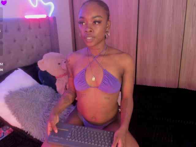 Miss-west webcam