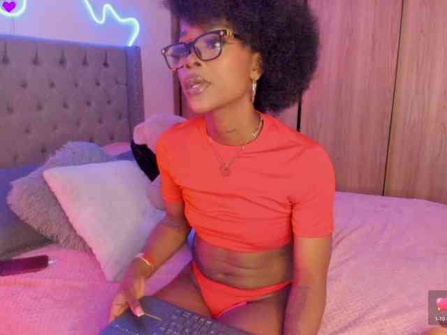 Miss-west webcam