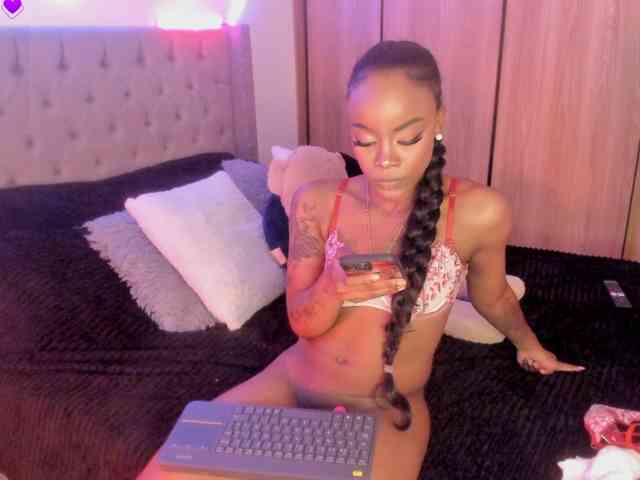 Miss-west webcam