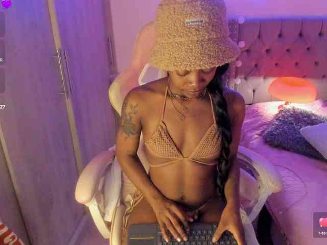 Miss-west webcam