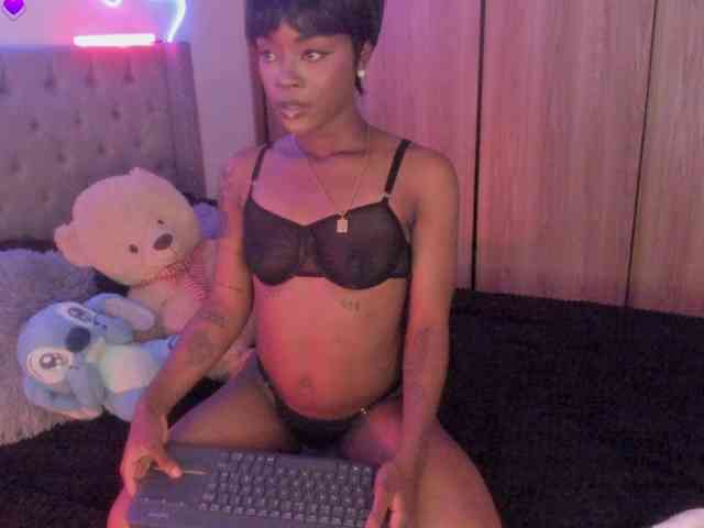 Miss-west webcam
