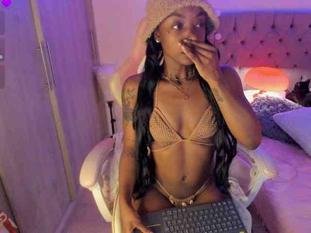 Miss-west webcam