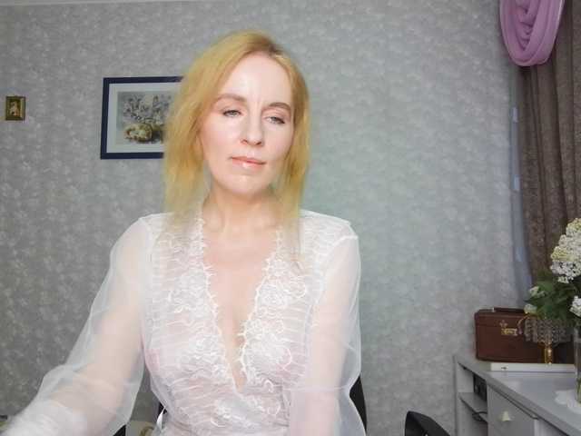 le modèle Nata85085 est en webcam porno dans un show sur le site bongacams, il possède les tags suivants: White/Caucasian,Blonde,Shaved