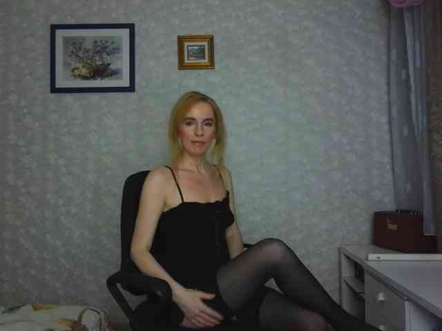 Modella: Nata85085