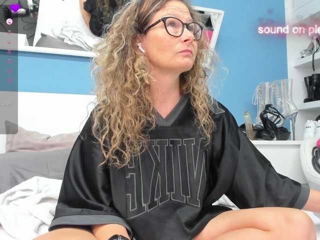 IzzyMendosa live webcam show