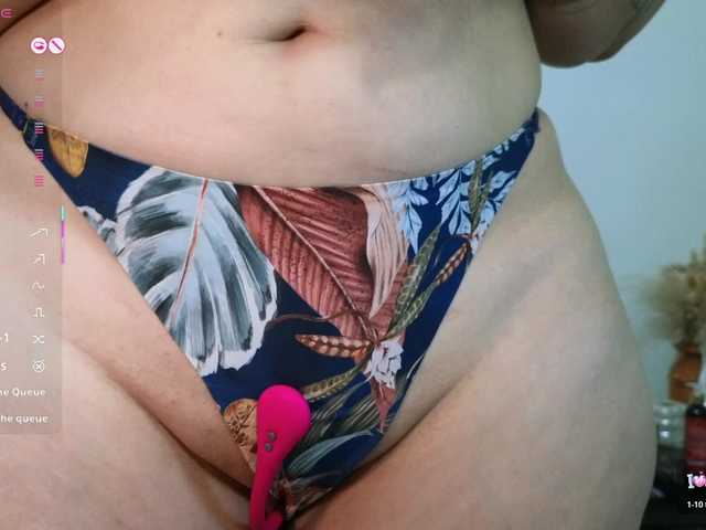 le modèle BigAsskattaleya est en webcam porno dans un show sur le site bongacams, il possède les tags suivants: Latino/Hispanic,Redhead,Trimmed
