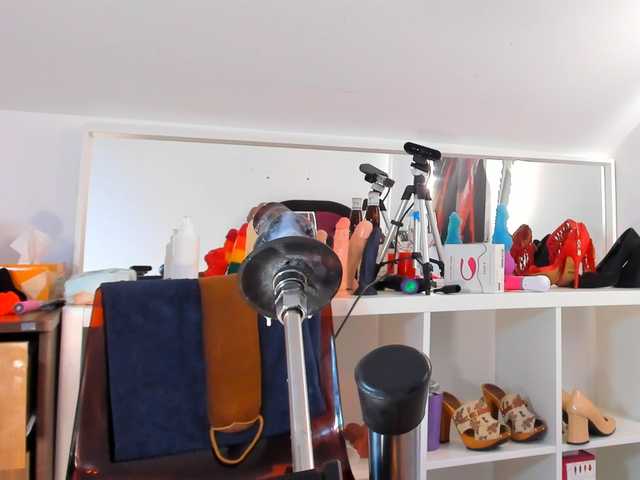 karlahartley live cam preview