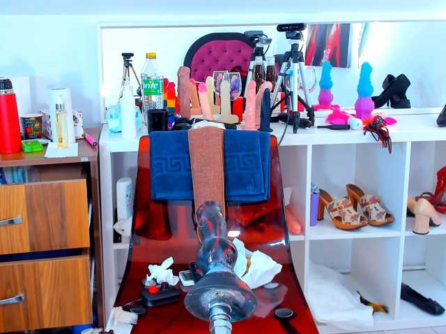 karlahartley live cam preview