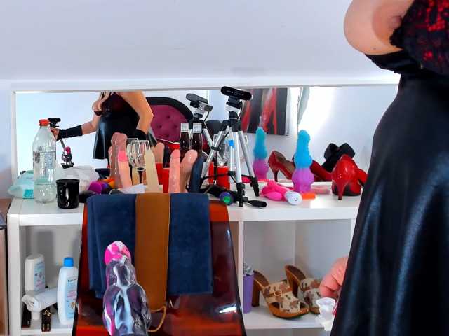 karlahartley live cam preview