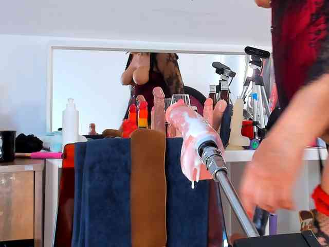 karlahartley karlahartley