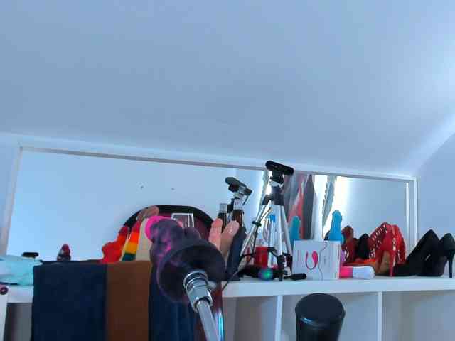 karlahartley karlahartley