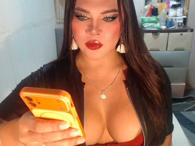 GORGEOUS_CARMEE