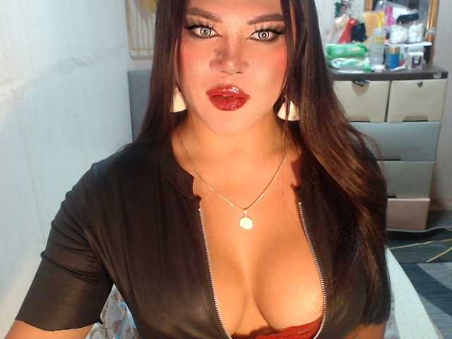 GORGEOUS_CARMEE