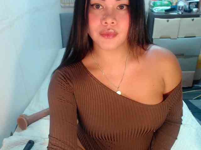 GORGEOUS_CARMEE