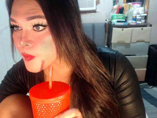 GORGEOUS_CARMEE