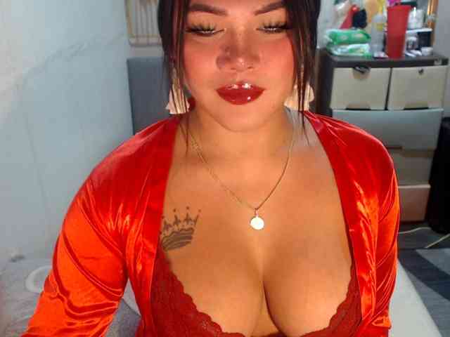 GORGEOUS_CARMEE