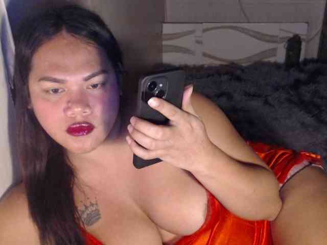 GORGEOUS_CARMEE