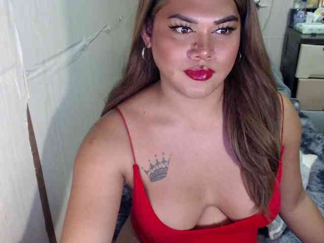 GORGEOUS_CARMEE