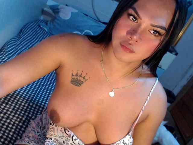GORGEOUS_CARMEE