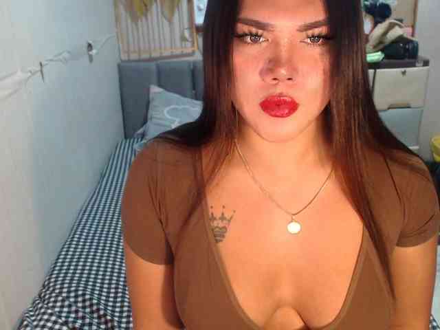 GORGEOUS_CARMEE