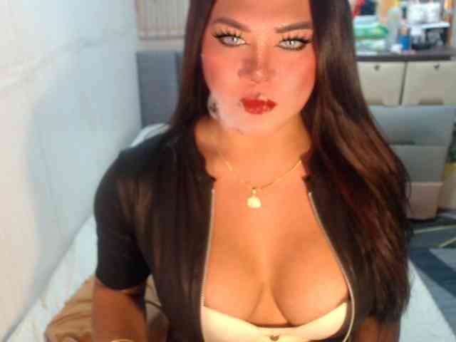 GORGEOUS_CARMEE