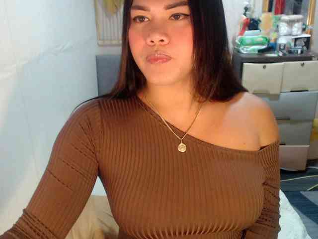 GORGEOUS_CARMEE