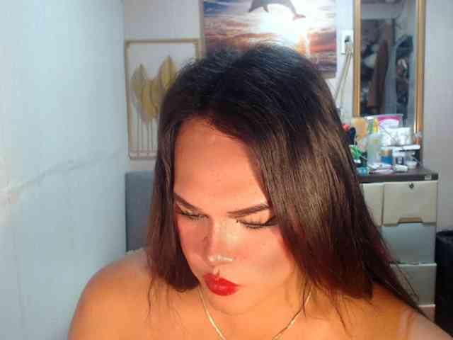 GORGEOUS_CARMEE