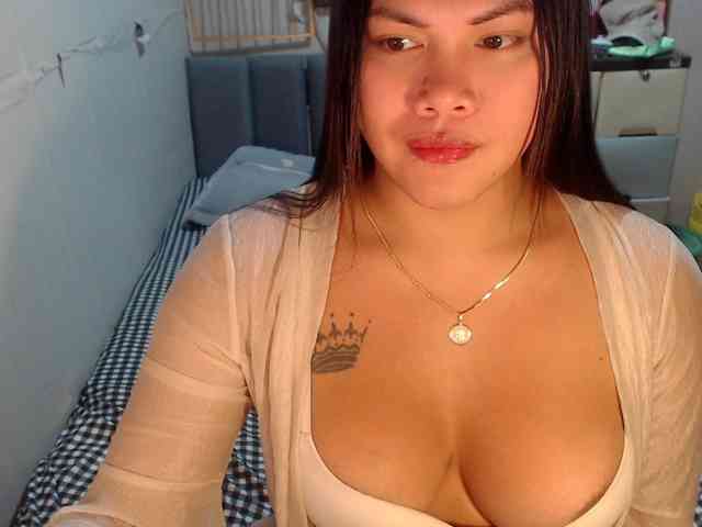 GORGEOUS_CARMEE