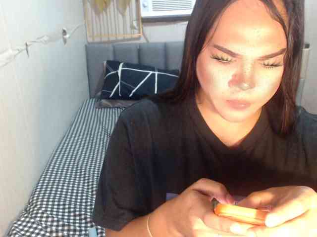 GORGEOUS_CARMEE