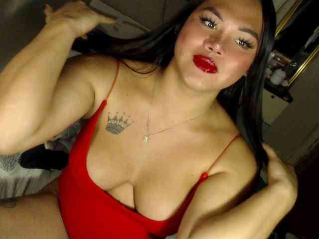 GORGEOUS_CARMEE