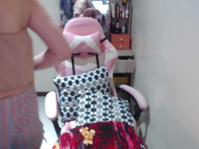 HottieAnne live cam on BongaCams