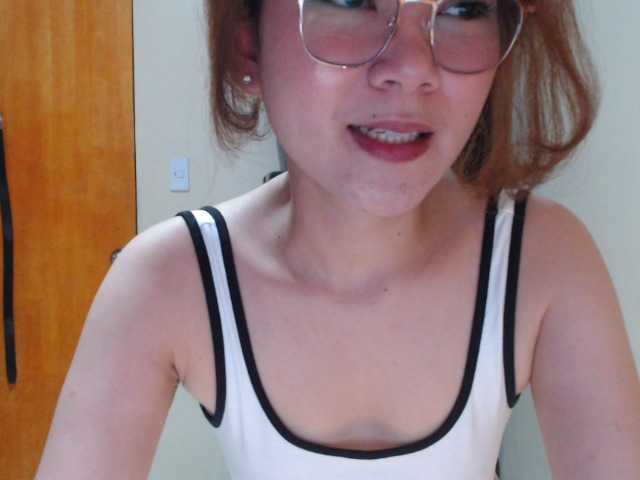 HottieAnne live cam on BongaCams