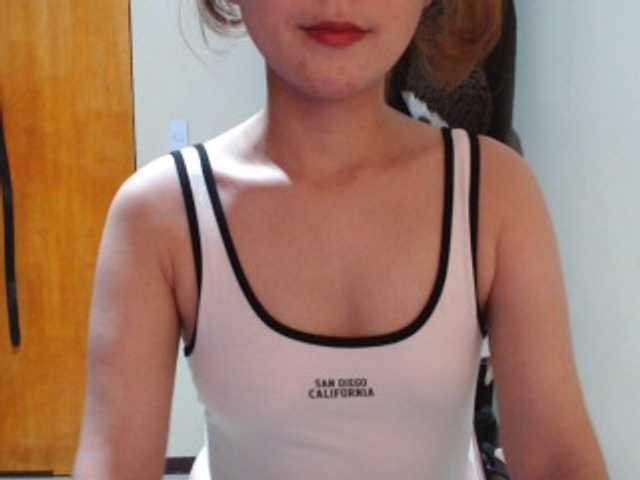 HottieAnne live webcam show