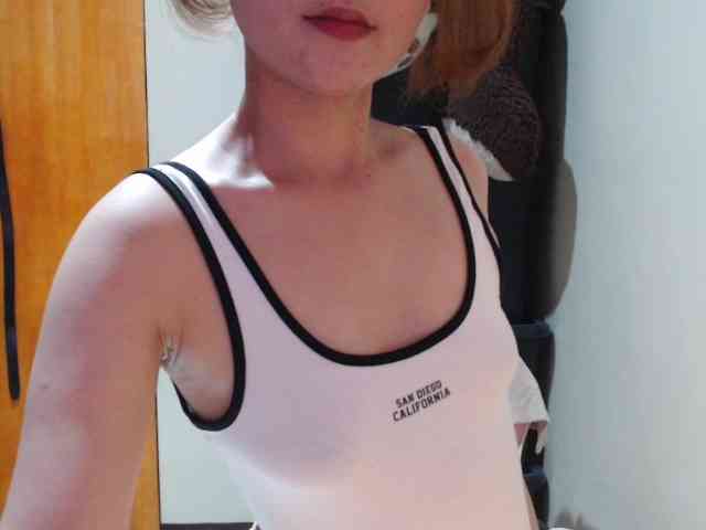 HottieAnne webcam
