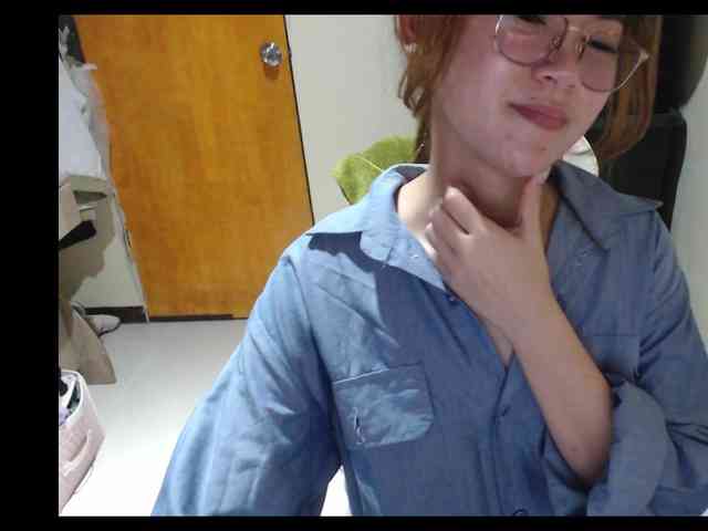 HottieAnne webcam