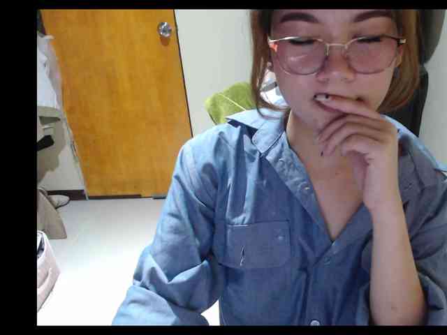 HottieAnne webcam