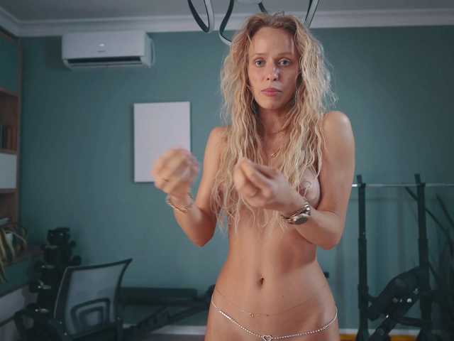 HEYBANANA live cam on BongaCams
