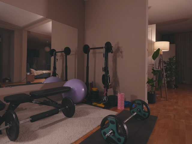 go to chat with HeyBanana