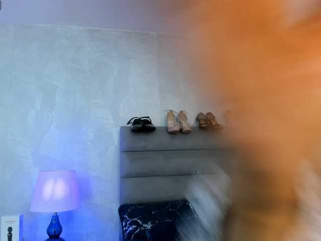 BeshaMoore live cam preview