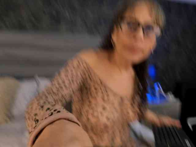 BeshaMoore webcam