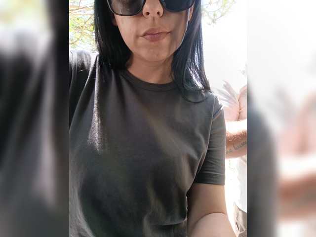 le modèle ___Pypsiki___ est en webcam porno dans un show sur le site bongacams, il possède les tags suivants: White/Caucasian,Brunette,Shaved