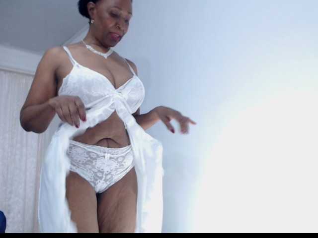 ebonymilf live cam on BongaCams