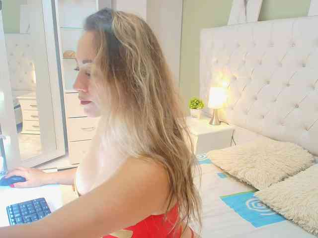 Lindacarterr webcam